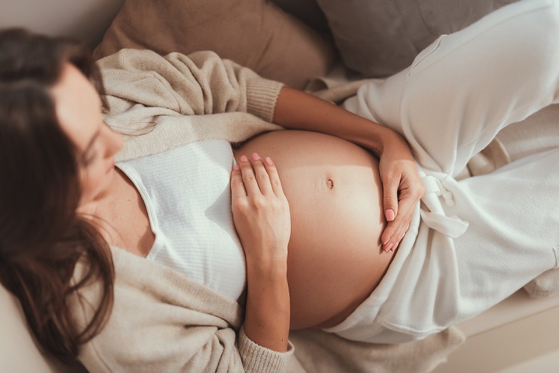 embarazada pensando en el confort del bebé con gas natural